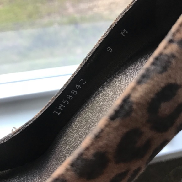 STUART WEITZMAN SUEDE LEOPARD PUMPS - Picture 5 of 8